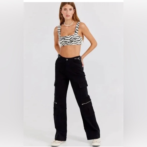 NWT WeWoreWhat Black Utility Straight Leg Jeans size 25 - Picture 2 of 5